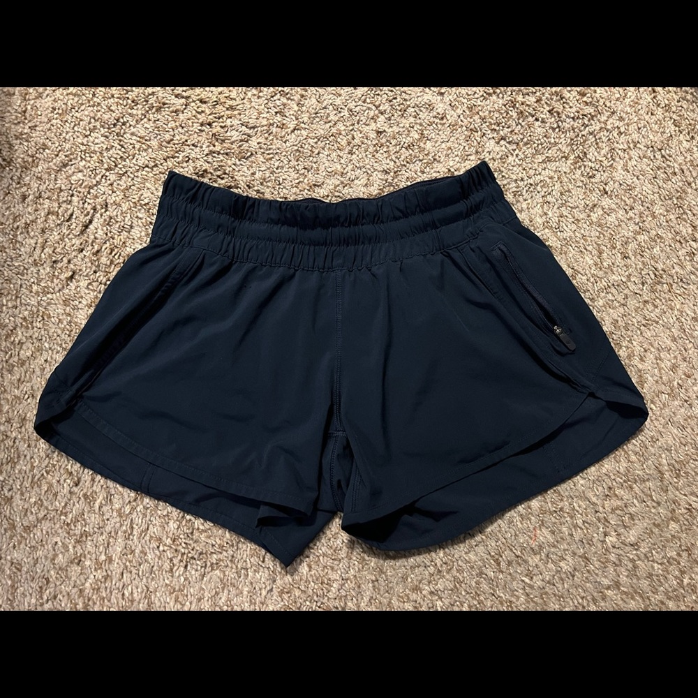Lululemon Hotty Hot 4 inch Shorts